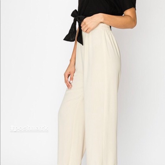 Pleated joggers in sand - Picture 4 of 5